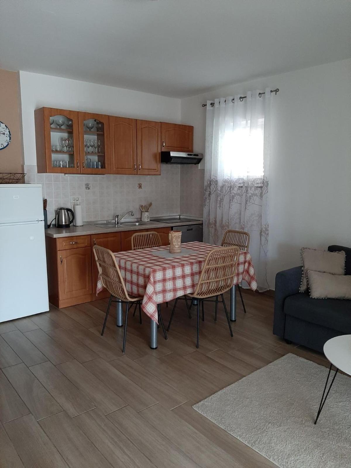 Апартаменты Apartman Mima Порат Экстерьер фото